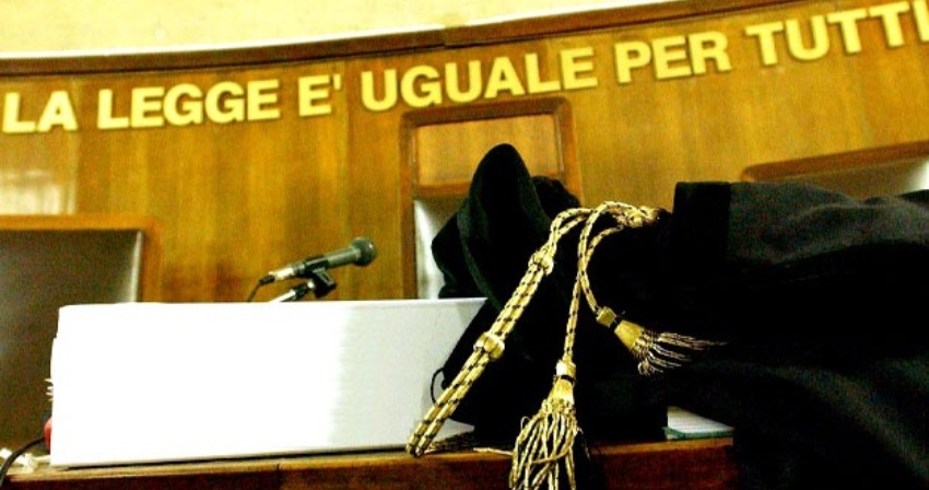 Entro il 31 luglio le domande di iscrizione negli albi dei Giudici popolari di Corte d'assise e di Corte d'assise d'appello Entro il 31 luglio le domande di iscrizione negli albi dei Giudici popolari di Corte d'assise e di Corte d'assise d'appello