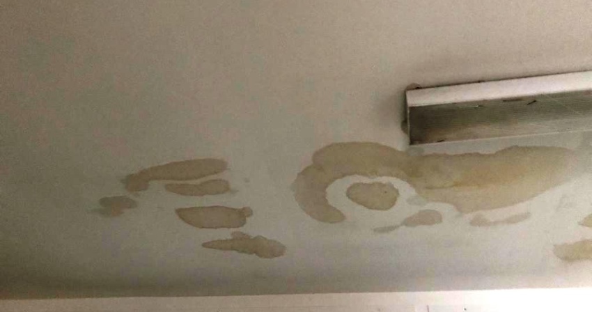 Allagata la scuola di via Cairoli, sospensione delle attività il 25 e 26 ottobre Allagata la scuola di via Cairoli, sospensione delle attività il 25 e 26 ottobre