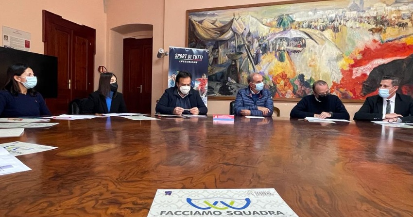 Facciamo squadra - A Oristano scherma olimpica e paralimpica verso l'integrazione Facciamo squadra - A Oristano scherma olimpica e paralimpica verso l'integrazione