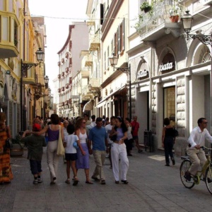 Corso Umberto, più comunemente noto come Via Dritta
