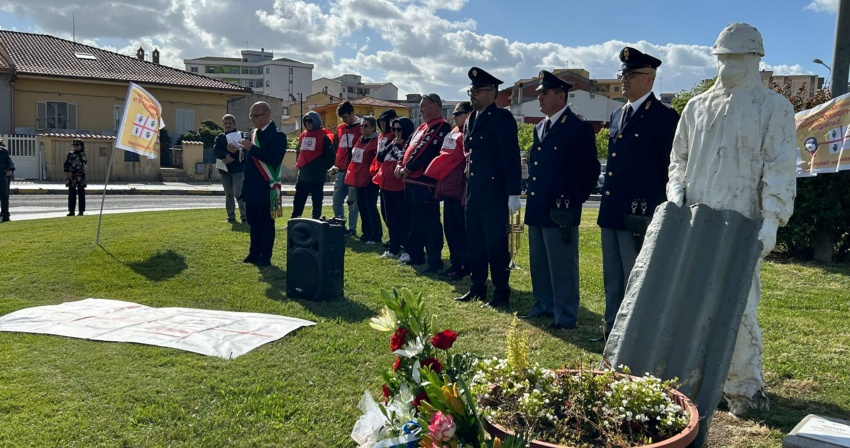 Nella Giornata delle vittime dell'amianto da Oristano un appello per la bonifica di tutti gli edifici Nella Giornata delle vittime dell'amianto da Oristano un appello per la bonifica di tutti gli edifici