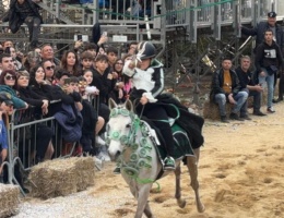 Sartigliedda - Per i bambini cinque stelle in un'edizione emozionante Sartigliedda - Per i bambini cinque stelle in un'edizione emozionante