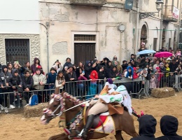 Sartigliedda - Per i bambini cinque stelle in un'edizione emozionante Sartigliedda - Per i bambini cinque stelle in un'edizione emozionante