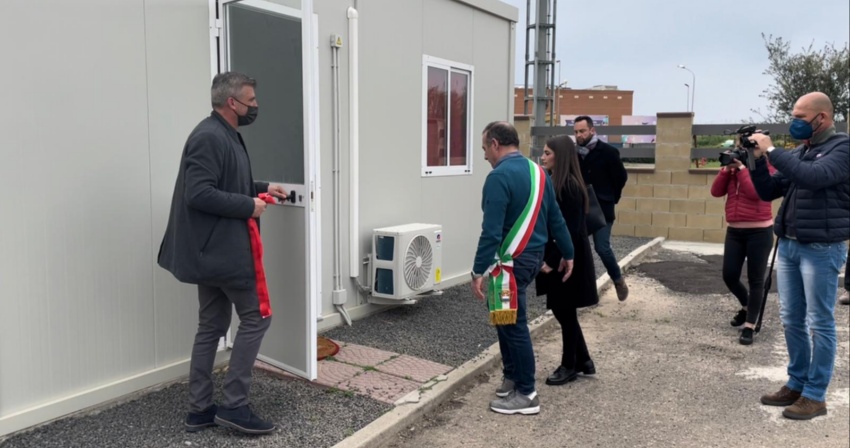 Inaugurate le casette di via Brianza, rifugio per senzatetto Inaugurate le casette di via Brianza, rifugio per senzatetto