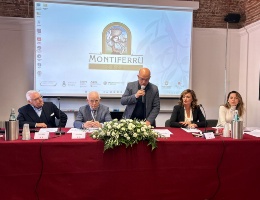 un momento del dibattito un momento del dibattito