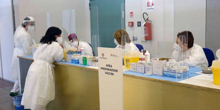 Covid - 385 casi in Sardegna, 35 a Oristano con 68 guarigioni