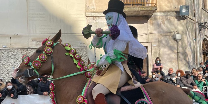 Carnevale - A Oristano il secondo atto con la Sartigliedda dei bambini
