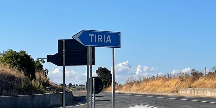 Iniziati i lavori per il rifacimento della strada comunale di Tiria