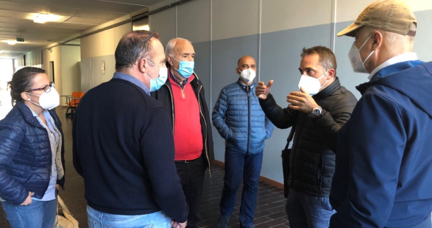 Firmata l'ordinanza di chiusura della scuola media Grazia Deledda Firmata l'ordinanza di chiusura della scuola media Grazia Deledda