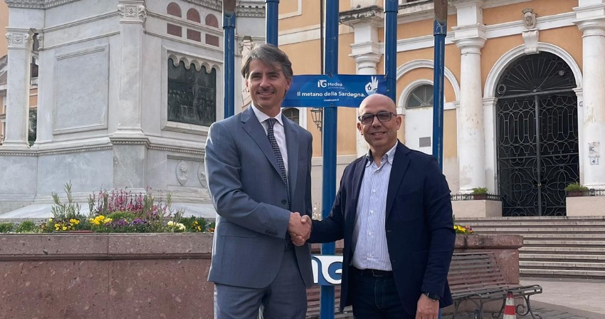 Il Sindaco Sanna con Ruggero Bimbatti, amministratore delegato di Medea Il Sindaco Sanna con Ruggero Bimbatti, amministratore delegato di Medea