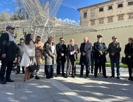 Il Sindaco Sanna ele autorità durante la cerimonia per la riapertura di piazza Manno Il Sindaco Sanna ele autorità durante la cerimonia per la riapertura di piazza Manno