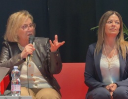 L'Assessore regionale Laconi con l'Assessore comunale Zedda L'Assessore regionale Laconi con l'Assessore comunale Zedda