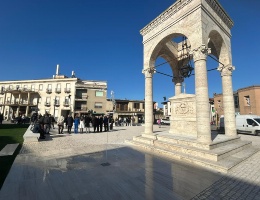 La cerimonia per la riapertura di piazza Mariano La cerimonia per la riapertura di piazza Mariano