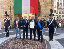 L'onorificenza a Massimo Torrente L'onorificenza a Massimo Torrente