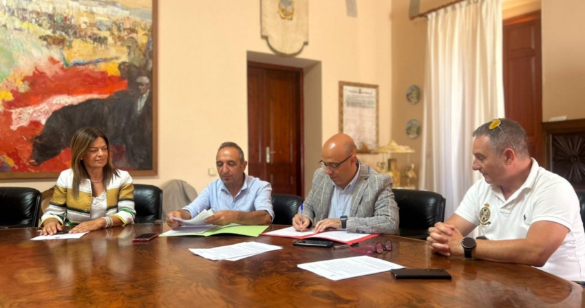 La firma del protocollo d'intesa sul randagismo La firma del protocollo d'intesa sul randagismo