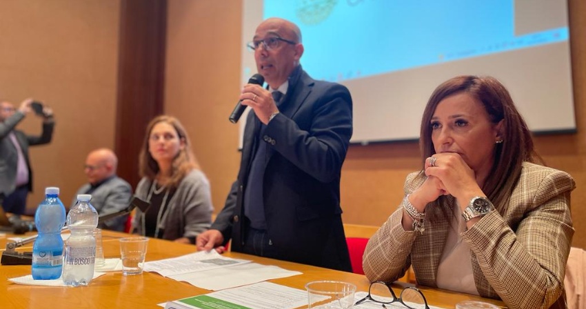 il sindaco sanna e l'assessore fozzi alla presentazione dell'ilab food di oristano il sindaco sanna e l'assessore fozzi alla presentazione dell'ilab food di oristano