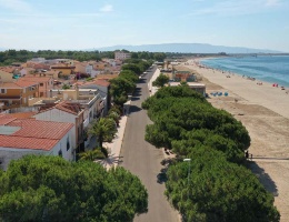 una veduta aerea del lungomare di torre grande una veduta aerea del lungomare di torre grande